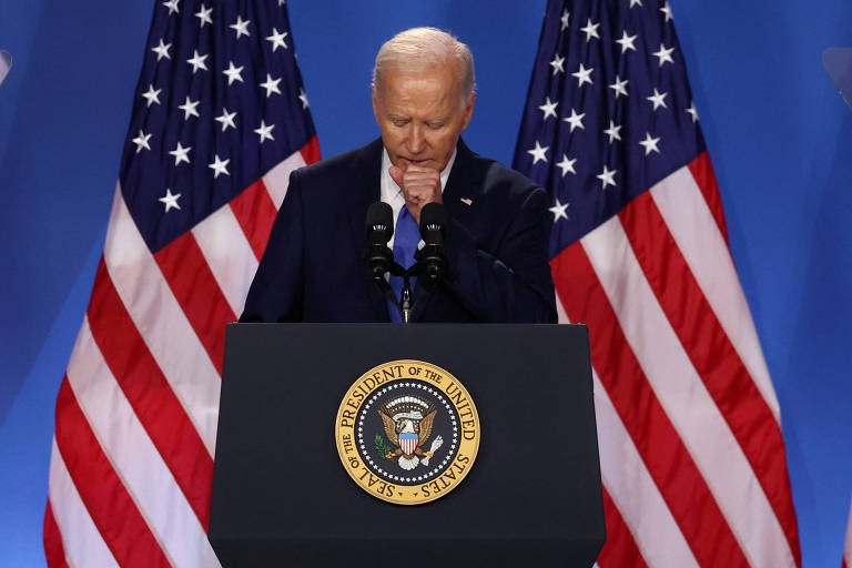 Insistência de Biden prolonga agonia dos democratas