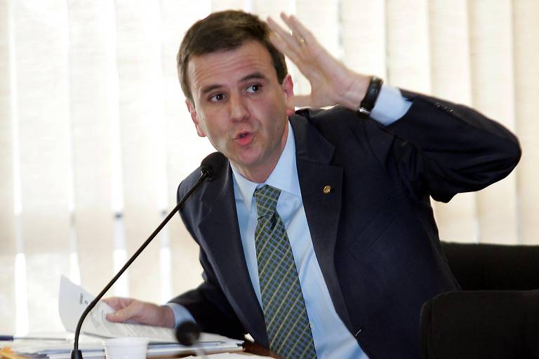 Eduardo Paes ganhou projeção nacional durante a CPI do Mensalão, da qual foi relator quando era do PSDB; ele exerceu o mandato de deputado federal por dois mandatos