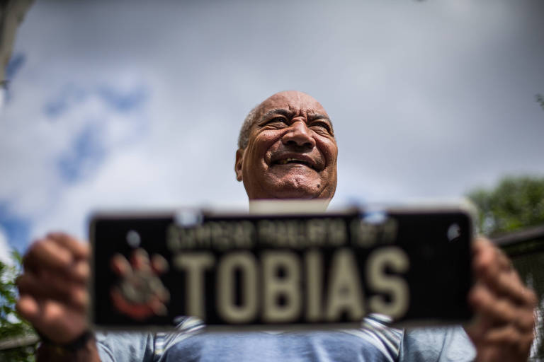 Morre goleiro Tobias, ídolo do Corinthians, aos 75 anos