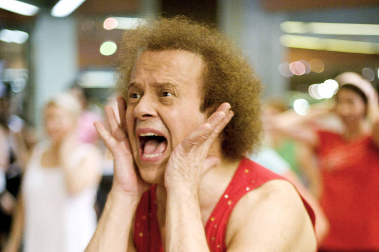 O guru fitness Richard Simmons durante uma aula em seu estúdio, em 2009