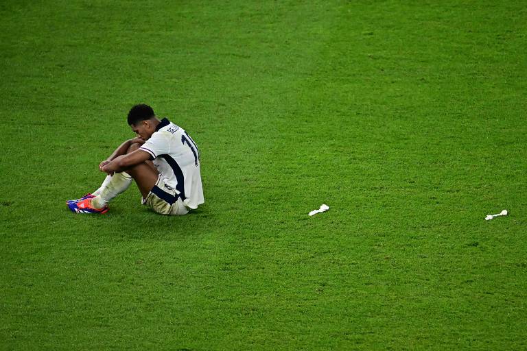 Jude Bellingham, reage após a final da partida de futebol da UEFA Euro 2024 entre Espanha e Inglaterra
