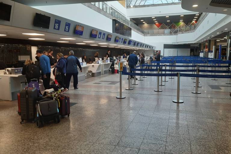 Aeroporto Salgado Filho vai reabrir em outubro com 50 voos diários, diz ministro