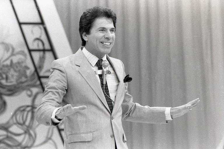 O apresentador Silvio Santos em seu programa no SBT, em fotografia de 1983