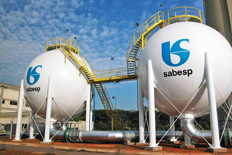Caixas de tratamento de água da Sabesp no estado de São Paulo