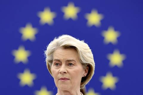 TOPSHOT - EU Commission president nominee Ursula von der Leyen delivers a speech during her statement for her candidacy at the European Parliament in Strasbourg, eastern France, on July 18, 2024. (Photo by FREDERICK FLORIN / AFP) ORG XMIT: 4753