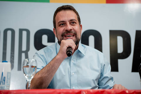 Boulos oficializa candidatura em SP como soldado de Lula contra Bolsonaro em 1ª eleição sem PT