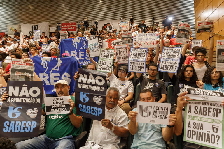 Protesto na Alesp (Assembleia Legislativa de São Paulo) na votação do projeto do governo do Estado de privatização da Sabesp