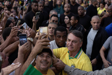 Bolsonaro acena para governadores, e PL retira candidaturas nas capitais