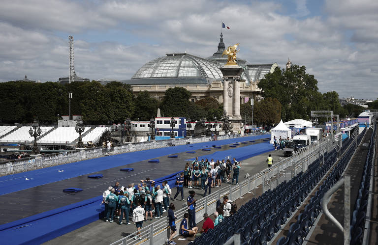 Em frente à ponte, o Grand Palais, onde serão disputadas as modalidades de esgrima e taekwondo