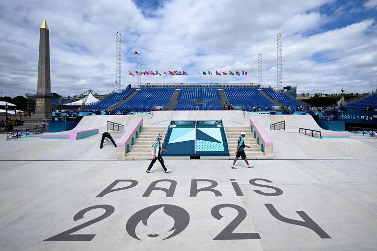 Pista de skate instalada na Place de la Concorde, em Paris, que será arena de esportes como skate, basquete 3x3, breaking e BMX Freestyle nas Olímpíadas