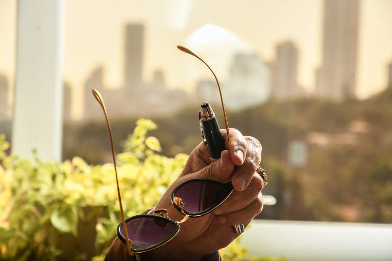 Datena durante a entrevista