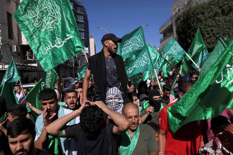 Apoiadores do Hamas em protesto na Cisjordânia, em novembro