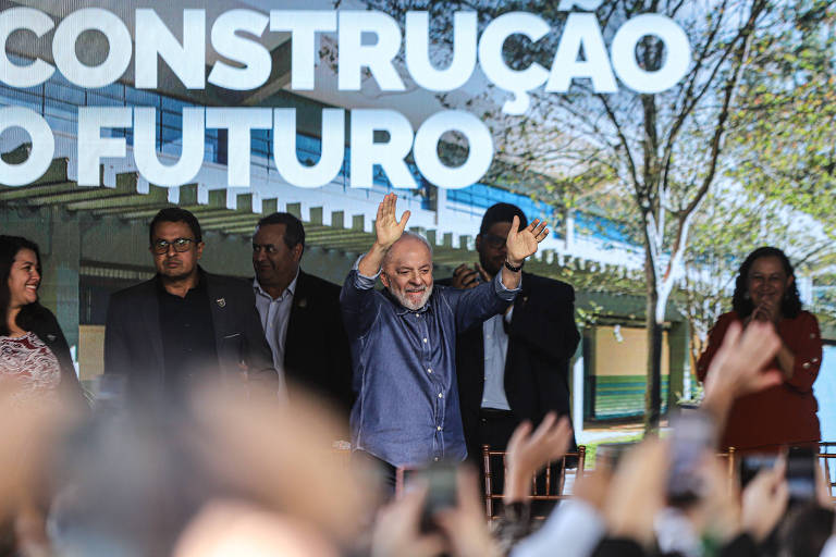 Lula diz que aumento do salário mínimo deixa brasileiro 'mais bonitão e mais gordo'