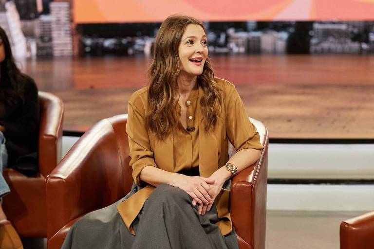 Drew Barrymore no palco de seu programa