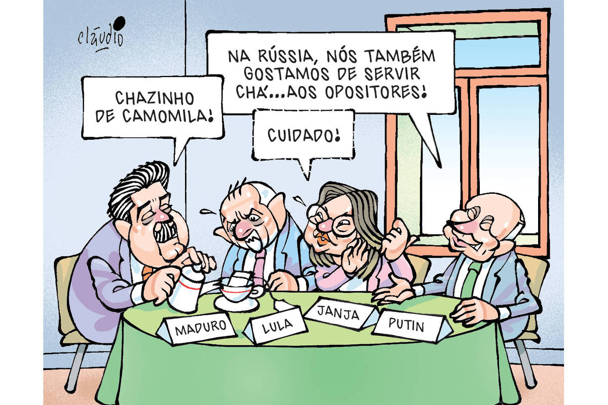 A charge mostra os presidentes Nicolás Maduro, da Venezuela, Lula, do Brasil, e Vladimir Putin, da Rússia, sentados ao redor de uma mesa. Lula está acompanhado da primeira-dama Janja da Silva.  Maduro segura um bule e serve chá numa xícara em frente de Lula. O venezuelano diz:  - Chazinho de camomila!  Putin ri maliciosamente e comenta:  - Na Rússia, nós também gostamos de servir chá…aos opositores!  Preocupada, Janja cochicha para Lula:  - Cuidado!