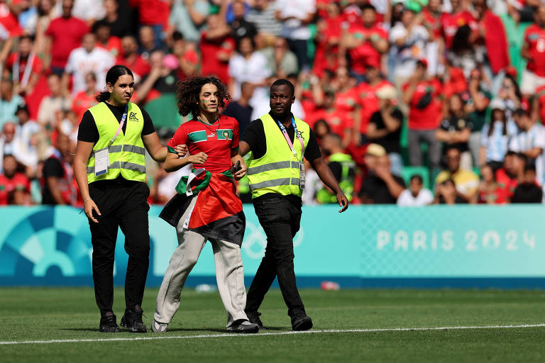 Organização de Paris-2024 relativiza incidentes em jogo entre Argentina e Marrocos no futebol
