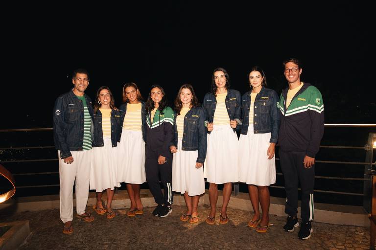 Riachuelo apresenta os uniformes do time Brasil para as Olimpíadas, feitos com resíduos de tecidos e bordados manuais. Uniformes de viagem e da cerimônia de abertura