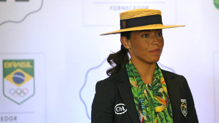 Apresentação do uniforme dos atletas para os desfiles de abertura e encerramento das Olimpíadas Rio 2016. Desenhados pela estilista Lenny Niemeyer