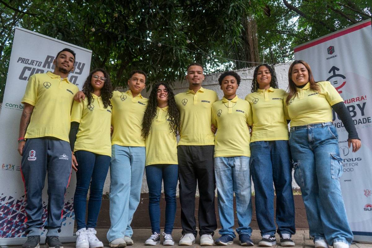 Jovens atletas da periferia de SP participam da abertura das Olimpíadas