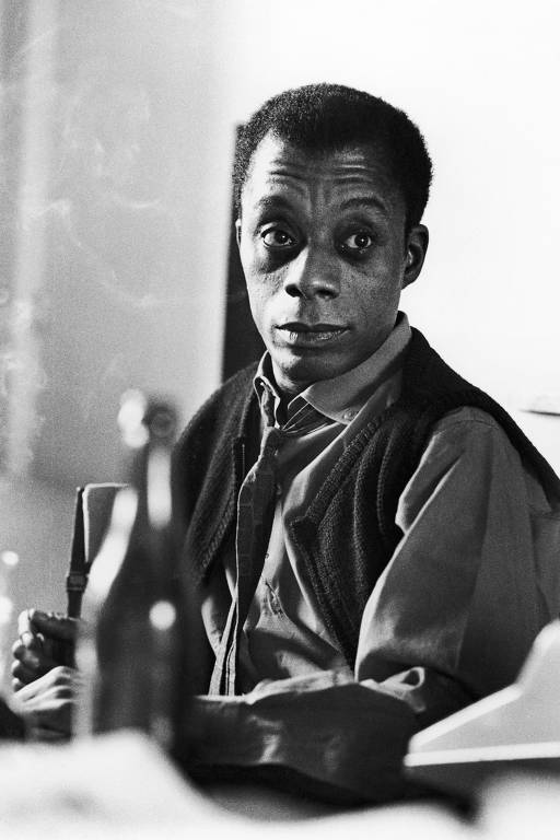 O escritor James Baldwin
