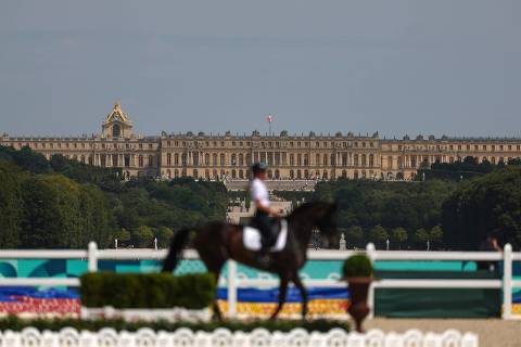 An Italian rider trains at the Chateau de Versailles on July 25, 2024, ahead of the Paris 2024 Olympic Games. (Photo by Pierre-Philippe MARCOU / AFP)