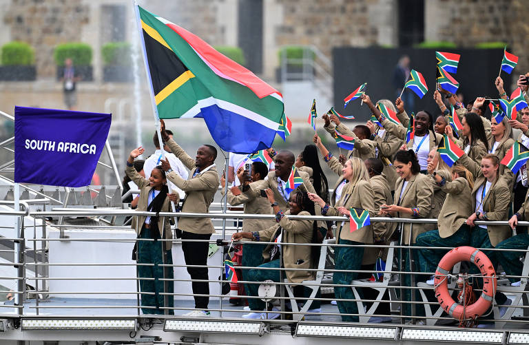 Barco da equipe sul-africana durante a cerimônia de abertura