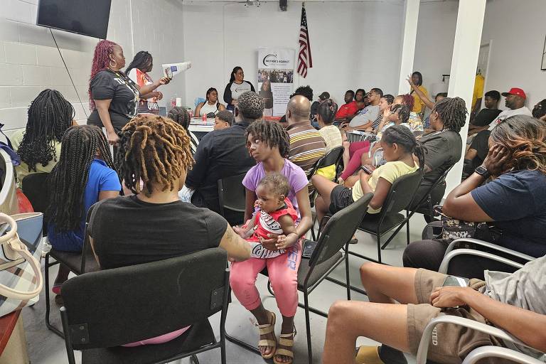 Reunião da organização Mães Contra a Violência por Gangue em Atlanta