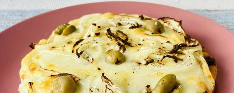 fugazzeta, pizza argentina de queijo e cebola, do receitas do marcão
