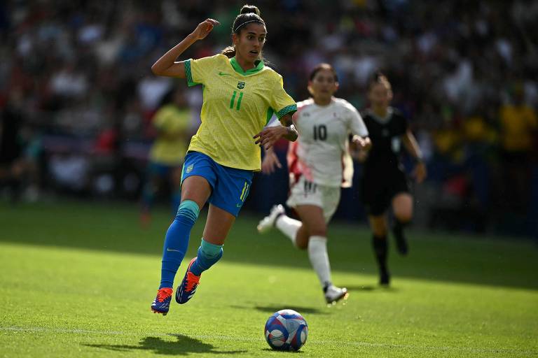 Jheniffer em ação durante o jogo