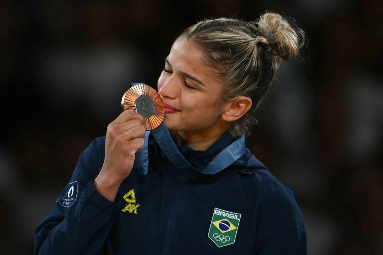 Brasil ganha primeiras medalhas em Paris neste domingo (28); veja imagens do dia