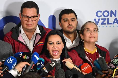 Oposição na Venezuela diz que centros de votação não estão enviando resultados