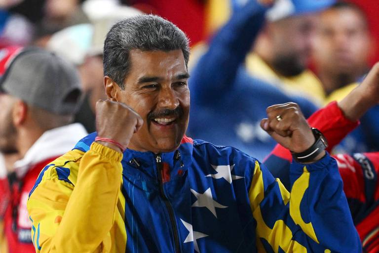 Nicolás Maduro celebra após ser declarado vencedor das eleições presidenciais na Venezuela