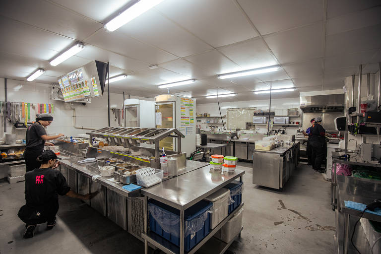 Dark kitchens tentam se firmar como receita prática e de baixo custo