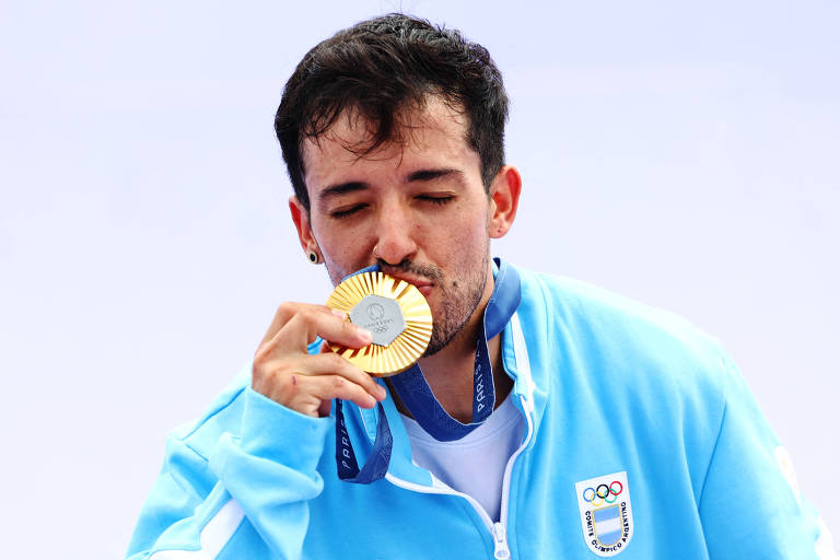 José Torres Gil, com a medalha de ouro conquistada no BMX Freestyle
