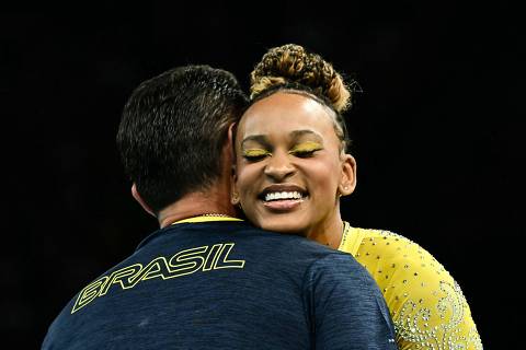 Rebeca Andrade vira maior medalhista mulher do Brasil em Olimpíadas