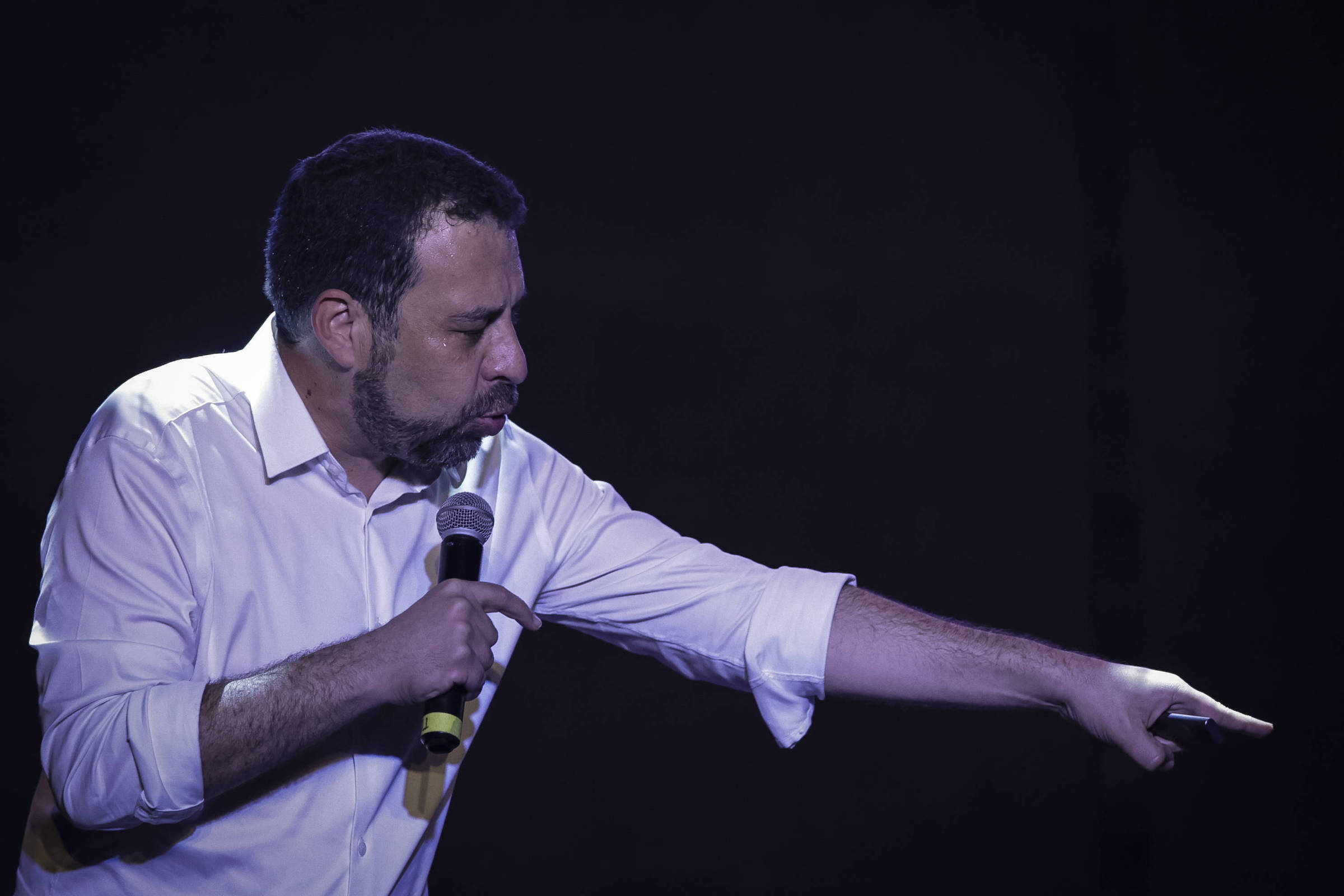 Boulos apresenta plano de governo com lacunas e suaviza bandeiras de esquerda