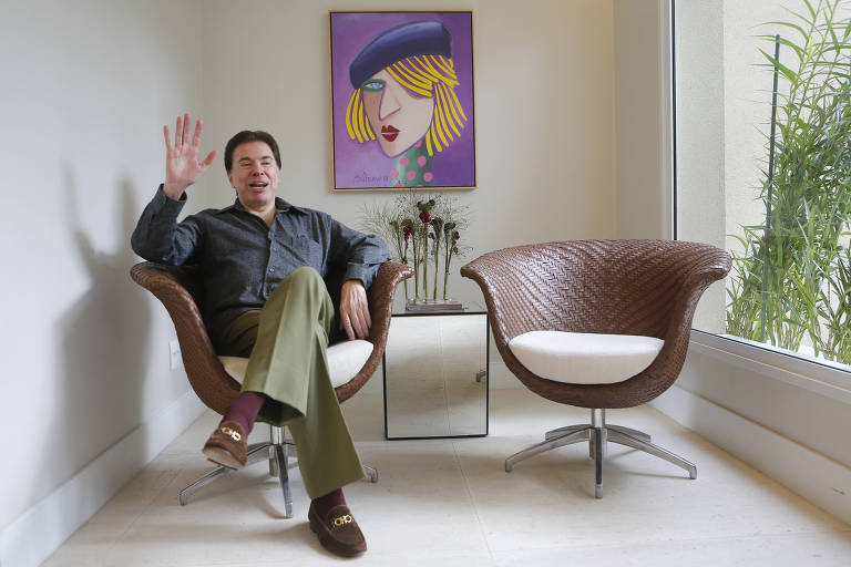 O apresentador e empresário Silvio Santos, no salão de cabeleireiro Jassa, em São Paulo.