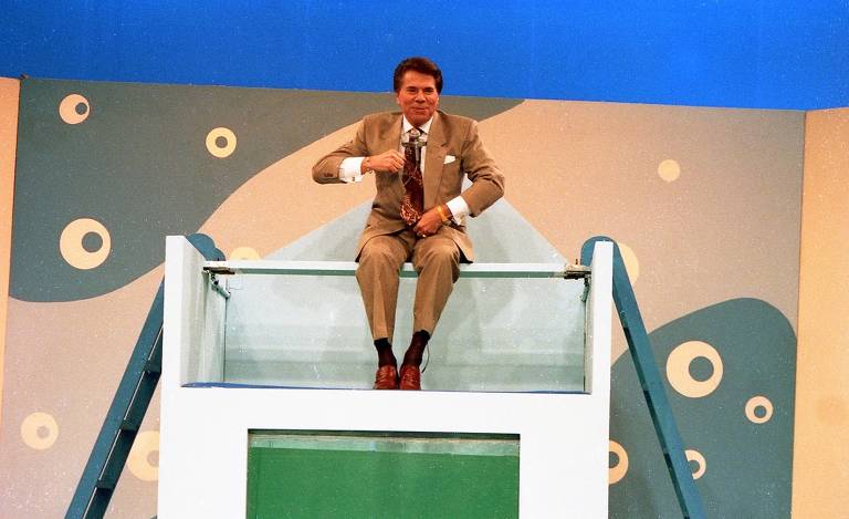 Silvio Santos sobe em aquário, e depois cai na água, no Topa Tudo Por Dinheiro, em 13 de agosto de 1992