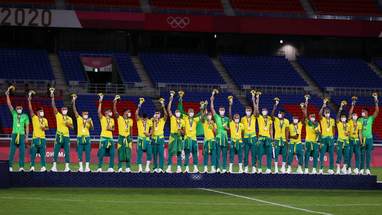 Seleção masculina que ganhou ouro em Tóquio usou roupa da Nike no pódio