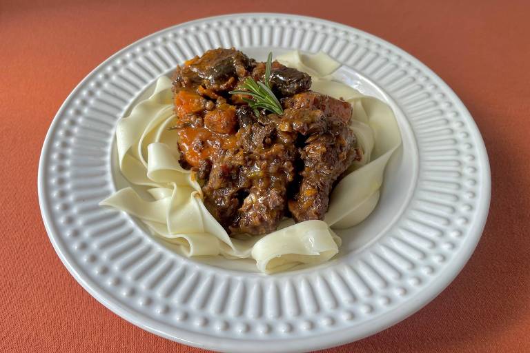 Daube provençale, picadinho francês, em receita de Marcos Nogueira