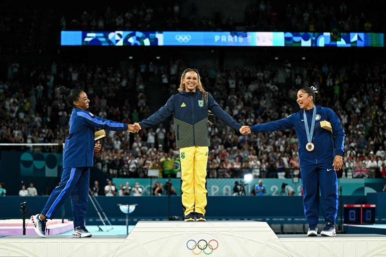 Rebeca Andrade, ouro, prata e bronze