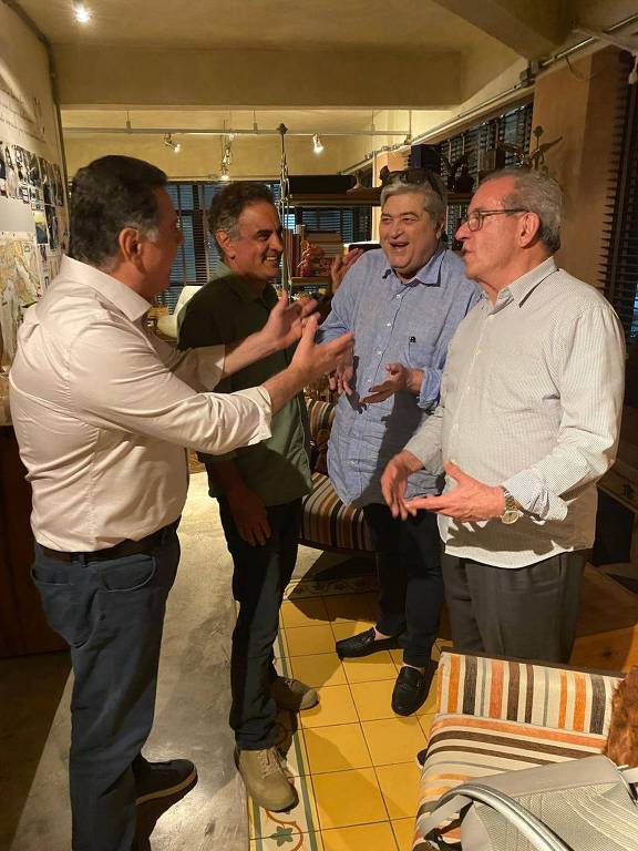 José Luiz Datena durante encontro com Marconi Perillo, Aécio Neves e José Aníbal em São Paulo