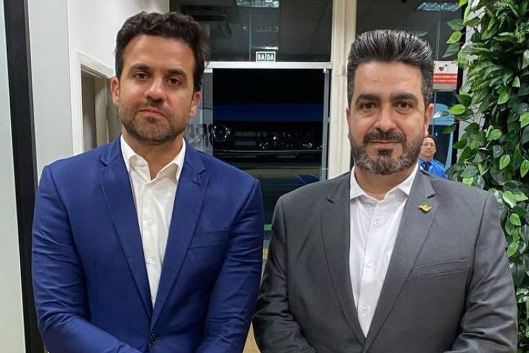 Pablo Marçal, candidato à Prefeitura de São Paulo, posa para foto com Leonardo Avalanche, presidente do PRTB