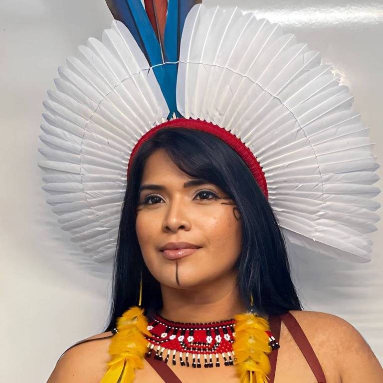 Imagens da cantora Heloisa Araujo Tukue