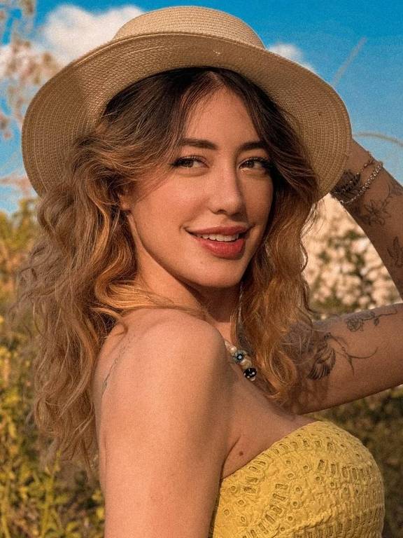 Imagens da cantora Nicole Louise