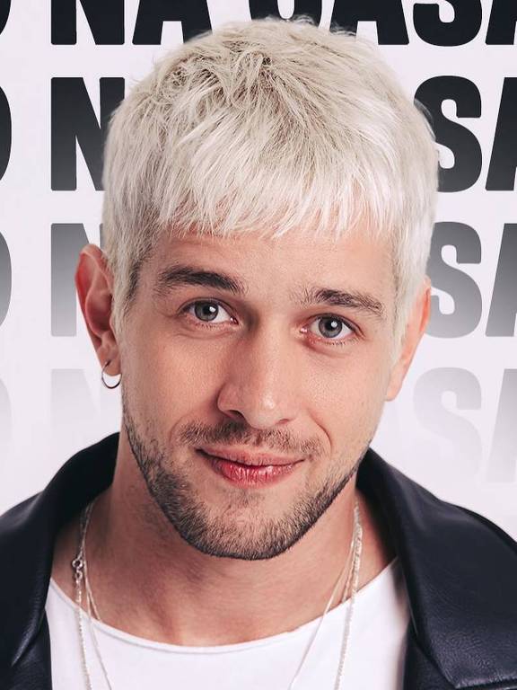 Imagens do cantor Matheus Torres