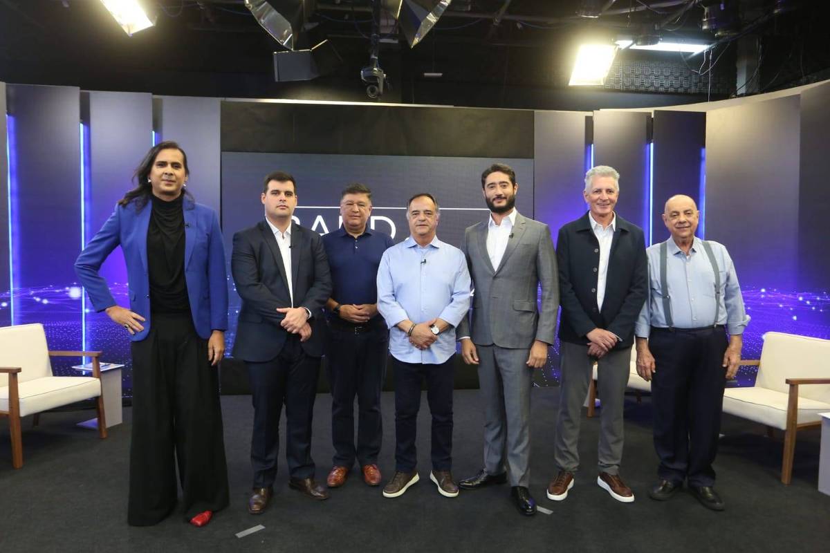 Prefeito de BH se torna principal alvo de adversários em primeiro debate na TV