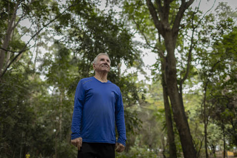 SÃO PAULO, SP, BRASIL, 08-07-2024: Retrato de  Helio da Silva, que já plantou mais de 40 mil árvores na cidade de São Paulo, no parque Tiquatira. (Foto: Bruno Santos/ Folhapress) *** FSP-SOCIAL+*** EXCLUSIVO FOLHA***