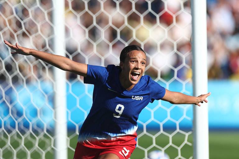 Final do futebol feminino entre Brasil e EUA em Paris-2024