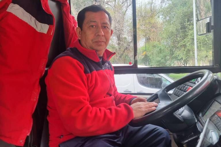 Arturo Muñoz, motorista de ônibus no Chile